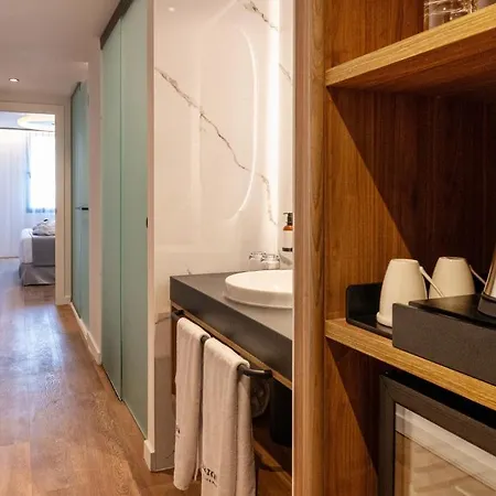 Hotel Barcelo Cruz Contemporaneo 4*