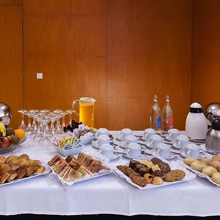 Otel Barcelo Cruz Contemporaneo 4*