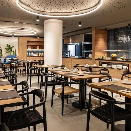 Barcelo Cruz Contemporaneo