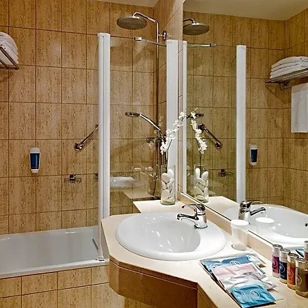 מלון Barcelo Cruz Contemporaneo