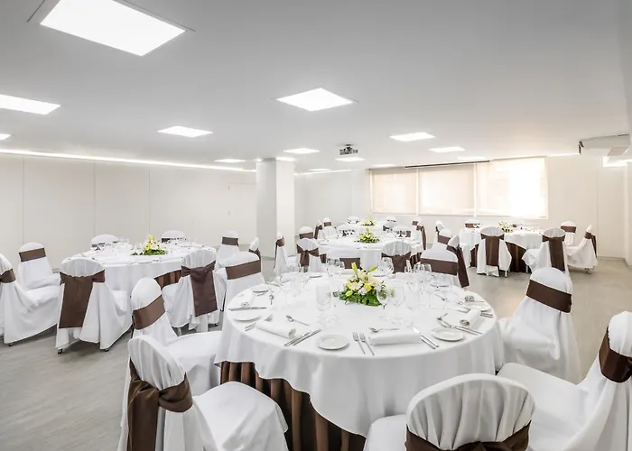 Отель Barcelo Cruz Contemporaneo