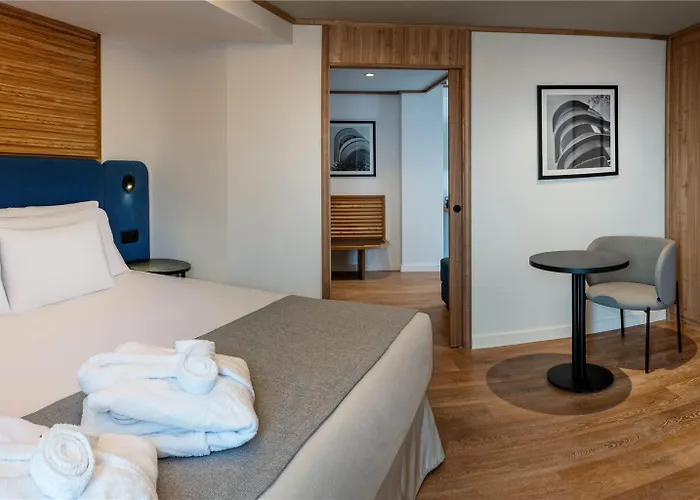 Barcelo Cruz Contemporaneo Отель