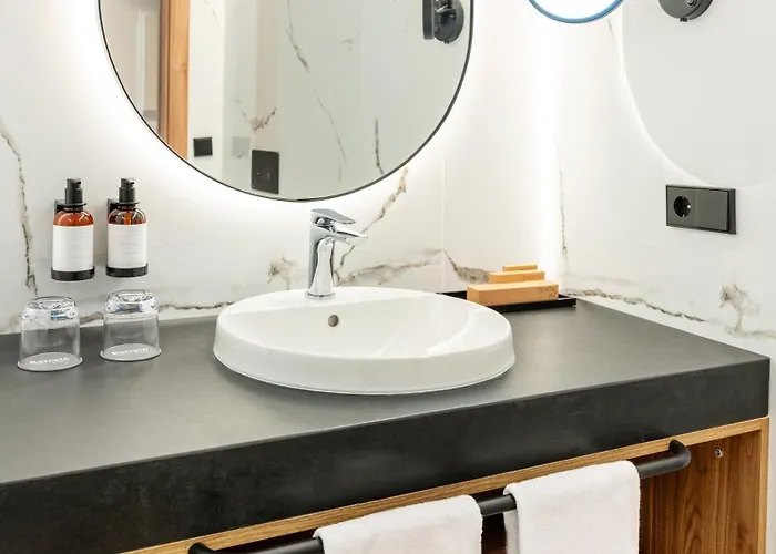 Hotel Barcelo Cruz Contemporaneo 4*