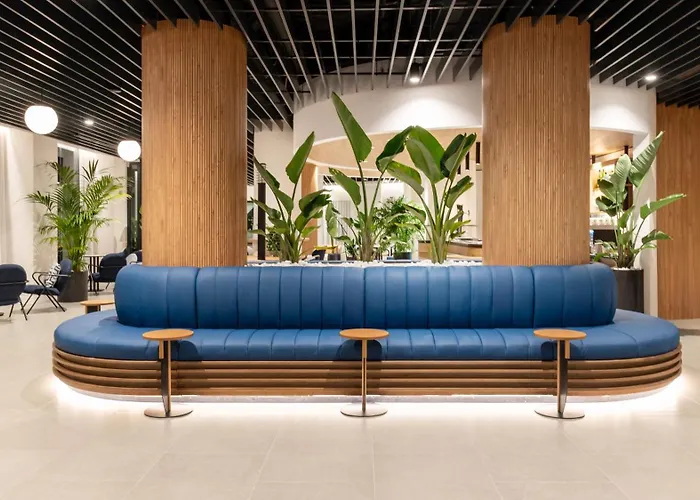 Отель Barcelo Cruz Contemporaneo 4*