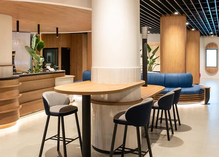 Hotel Barcelo Cruz Contemporaneo 4*