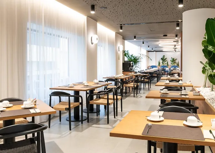 Barcelo Cruz Contemporaneo Hotel